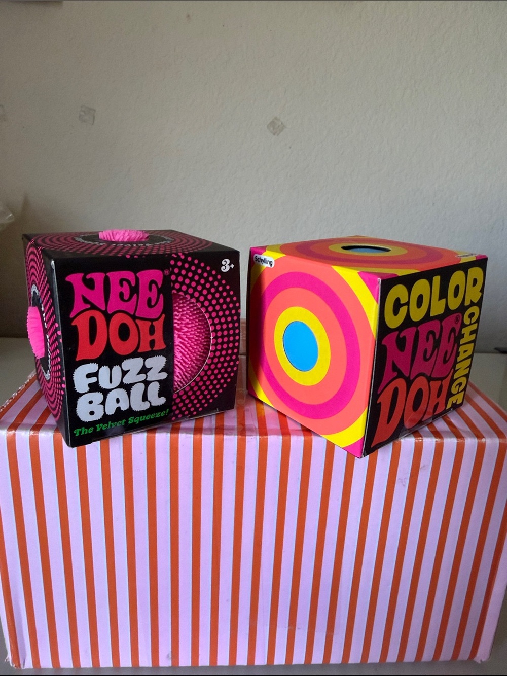 🎀🎀NEEDOH PINK FUZZ BALL & NEEDOH BLUE 🔵🔵COLOR CHANGE BALL Sensory Squishy!!